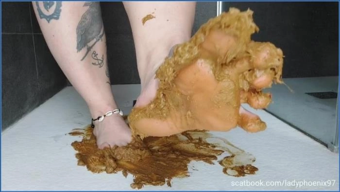 Shit flavour feet  – Lady Phoenix [HD 720p]