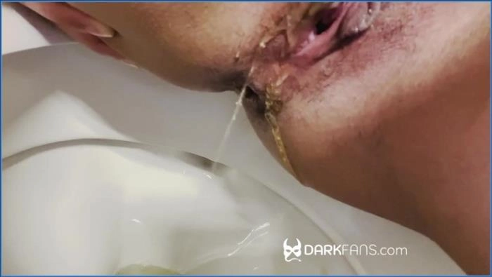 Intense scat moment from UAE  [HD 720p] Scatbook – ScatVip poster