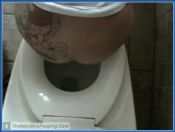 Amateur Bathroom Clip – Kylie Thread Pooping  [SiteRip] Thenewgirlspooping