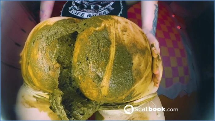 This warm pillow will cover your face! Femdom [FullHD 1080p] Scatbook – ScatVip poster