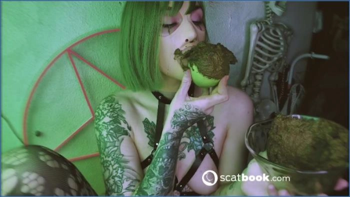 Apples! (Serving options) Femdom [FullHD 1080p] Scatbook – ScatVip poster