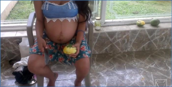 Schwangere und Freundin in Solo Scat und Pipi-Szene | Kolumbianische Amateurreihe mit {xfield_actress} – ScatVip poster