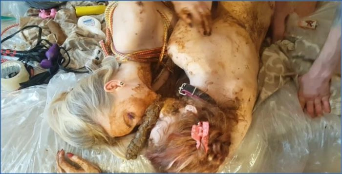 Порно з АстраЦелестіал: Лесбі домінація та жорсткий скат у FullHD – ScatVip poster