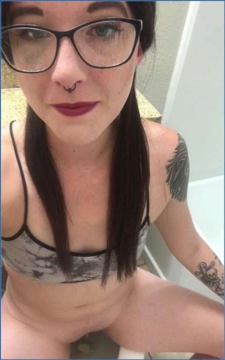 Missellie Scat Roleplay and Anal Masturbation Videos - Stream or Download – ScatVip poster