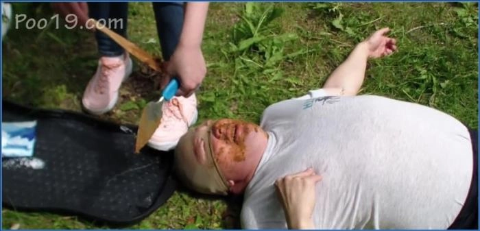 MilanaSmellys extremstes Kaviar-Erlebnis: Fünf Frauen, ein Hund, pure Dominanz im HD - related scat video at ScatVip