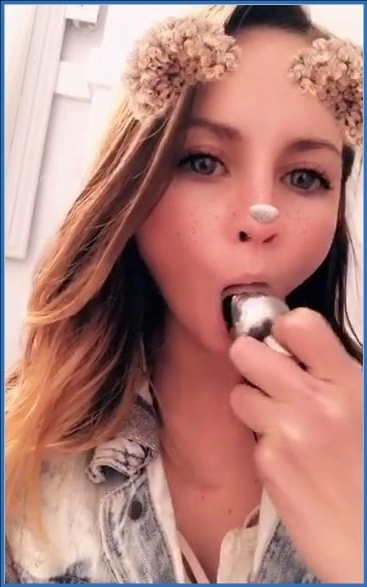 LilbuttLex Scat Pee and Butt Plug Cleaning - scat porn video at ScatVip.com