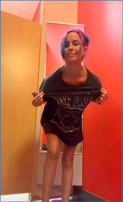 LilbuttLex in FullHD: Anal Scat, Pissing, and Gaping in Changing Room - scat porn video at ScatVip.com