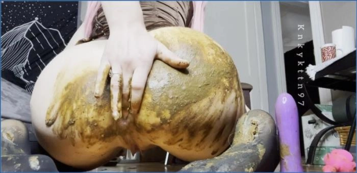 KnkyKttn97 Smearing with Feet in Extreme Kaviar Scat Porn - scat porn video at ScatVip.com