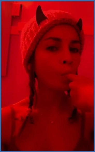 LilbuttLex Pee and Poop Anal clip - scat porn video at ScatVip.com