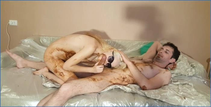 AstraCelestial Піссінг і Клізма в FullHD - scat porn video at ScatVip.com