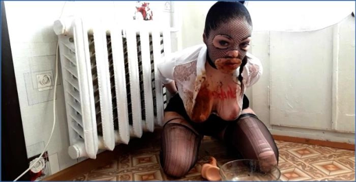 Scatlina gefesselter Sklave isst seinen Kot | Große Scheiße VollHD - scat porn video at ScatVip.com