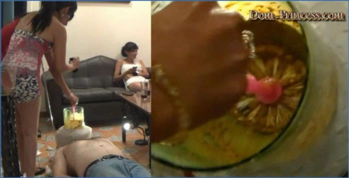 Denise Scat comiendo mierda en la cocina – ScatVip poster