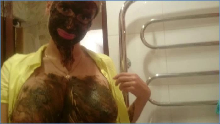 Braune Ehefrau Shit im Waschbecken | Scat FullHD mit Star Brown Wife, wild und unverblümt. – ScatVip poster