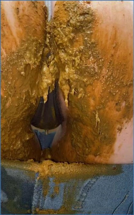 Sexandcandy18 Poop Accident in Jeans FullHD – ScatVip poster