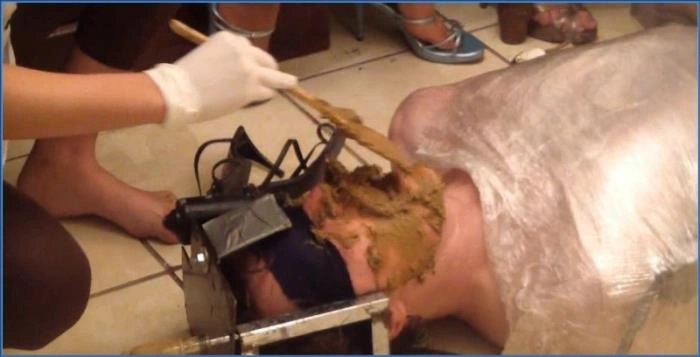 Sumérgete en la dominación extrema: Denise Scat en una experiencia HD de humillación verbal y sumisión total