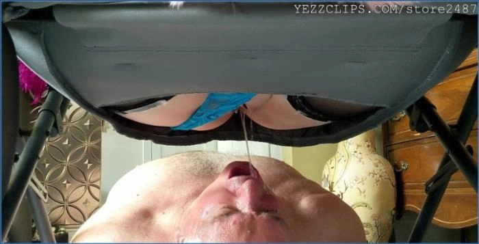 Piggy Poo Chair | Femdom Scat mit Bastienne in FullHD – ScatVip poster