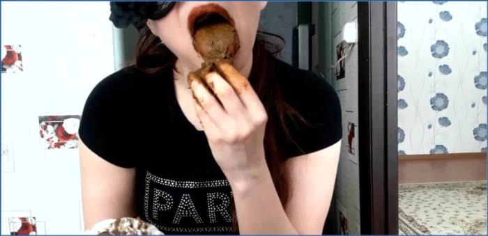 Lina und Dirty Betty in Kaviar und Pinkel-Szenen | Poop Videos und ScatVip – ScatVip poster