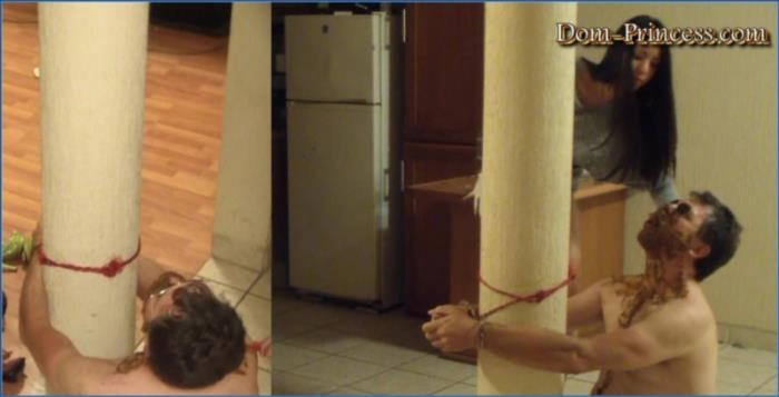 La reina del scat latina humilla y alimenta al esclavo con su mierda en FullHD – ScatVip poster