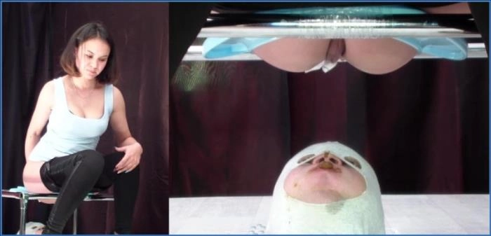 Beste Toilettendienstleistung für Mädchen Teil 2 | Piss Drinking HD mit Milana Smelly – ScatVip poster
