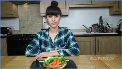 Sunday Dinner Foodplay with Ella Dearest in HD 720p - related scat video at ScatVip