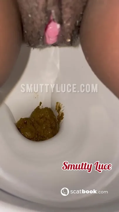 Filthy Solo Scat Round with Smutty Luce Spreading Fresh Mess - popular scat video at ScatVip