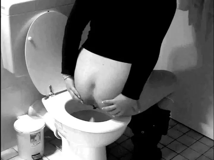 Neighbour Woman's Messy Toilet Dump Caught by Hidden Spycam Scat - scat porn video at ScatVip.com