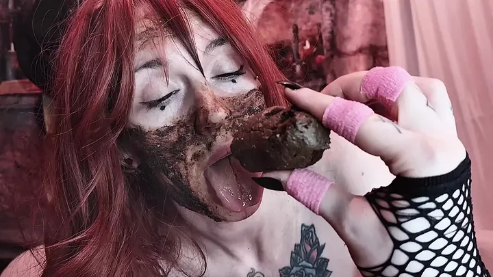 Sweet Betty Smiles Through a Grimy Solo Scat Romp Packed with Fun - scat porn video at ScatVip.com