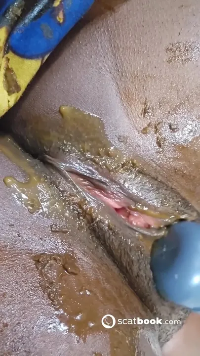 Smutty Luce Dives Straight Into a Messy Kaviar Drop - Fast and Nasty - scat porn video at ScatVip.com